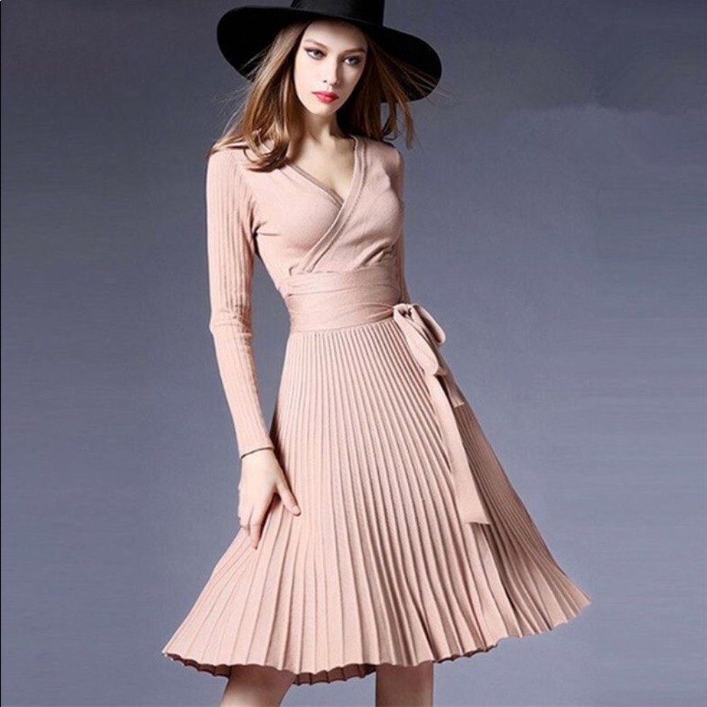 V Neck Knit Dress - Picture 5 of 8